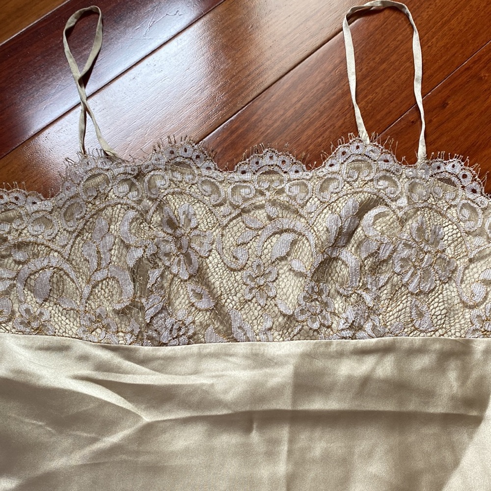 4 for $20 beautiful tops size 0-2 - Picture 10 of 12